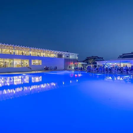 Akpalace Resort