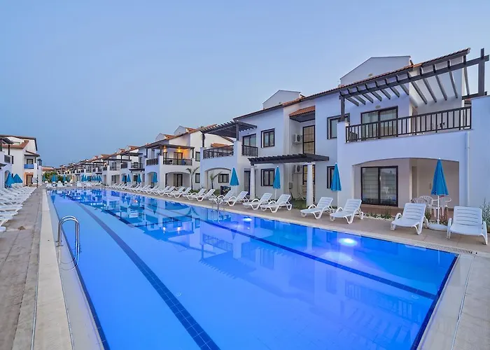 منتجع Akpalace 5*