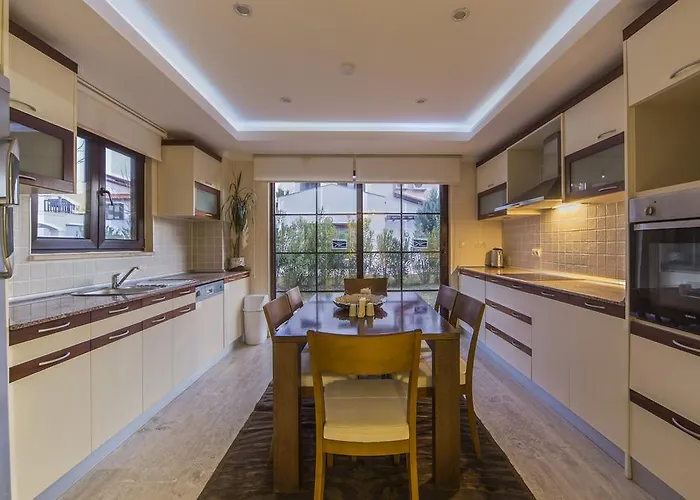 منتجع Akpalace 5*