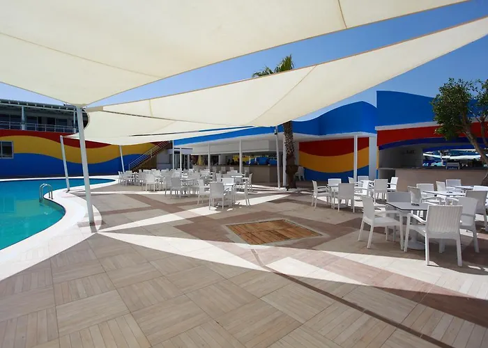 منتجع Akpalace بيليك