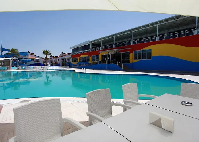 منتجع Akpalace 5*