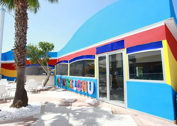 منتجع Akpalace 5*