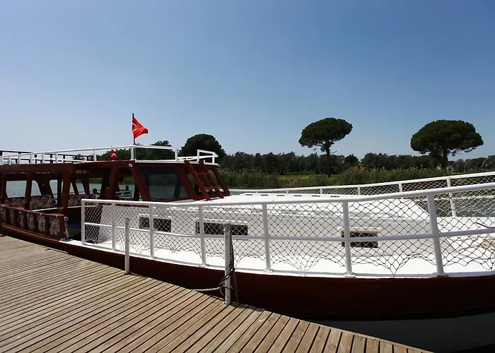 منتجع Akpalace 5*