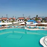 Akpalace منتجع