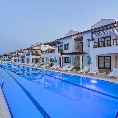 منتجع Akpalace 5*